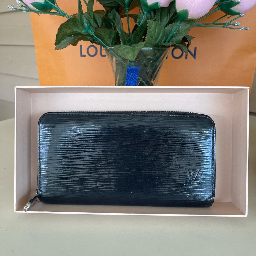 Authentic Louis Vuitton EPi  zippy long wallet💛💛💛🖤🖤🖤🖤